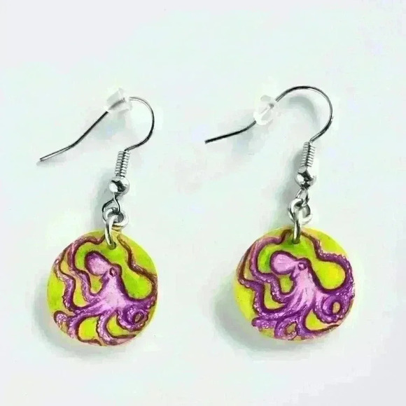 Octopus hand-painted  on green mini silver circle earrings ✦ cute & dainty ✦ - Picture 1 of 9